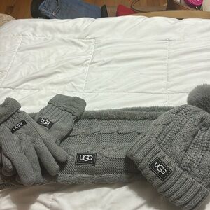 Ugg infinity scarf with gloves and hat. 3 piece set in cozy grey